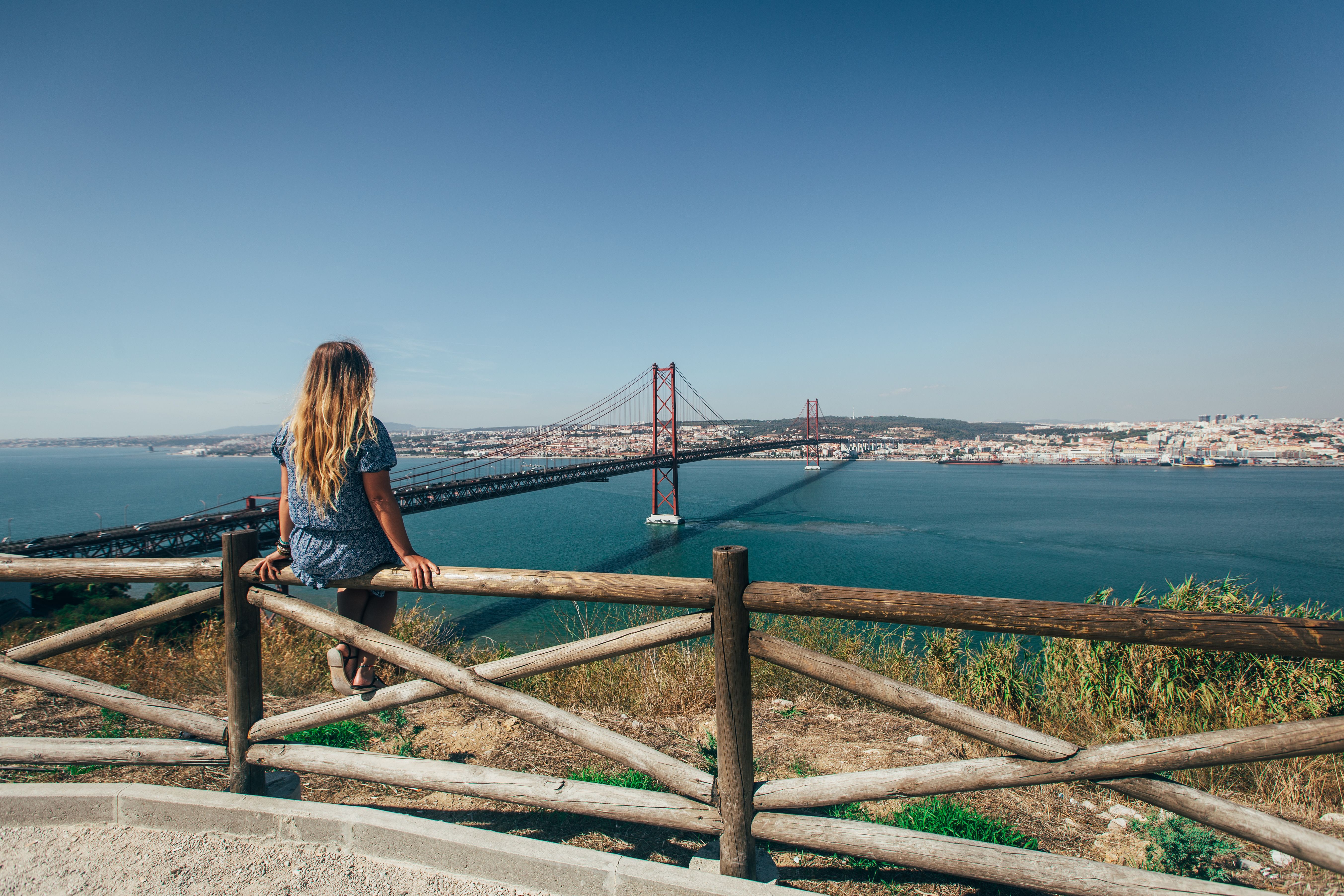 Find cheap flights from Dubai to Lisbon