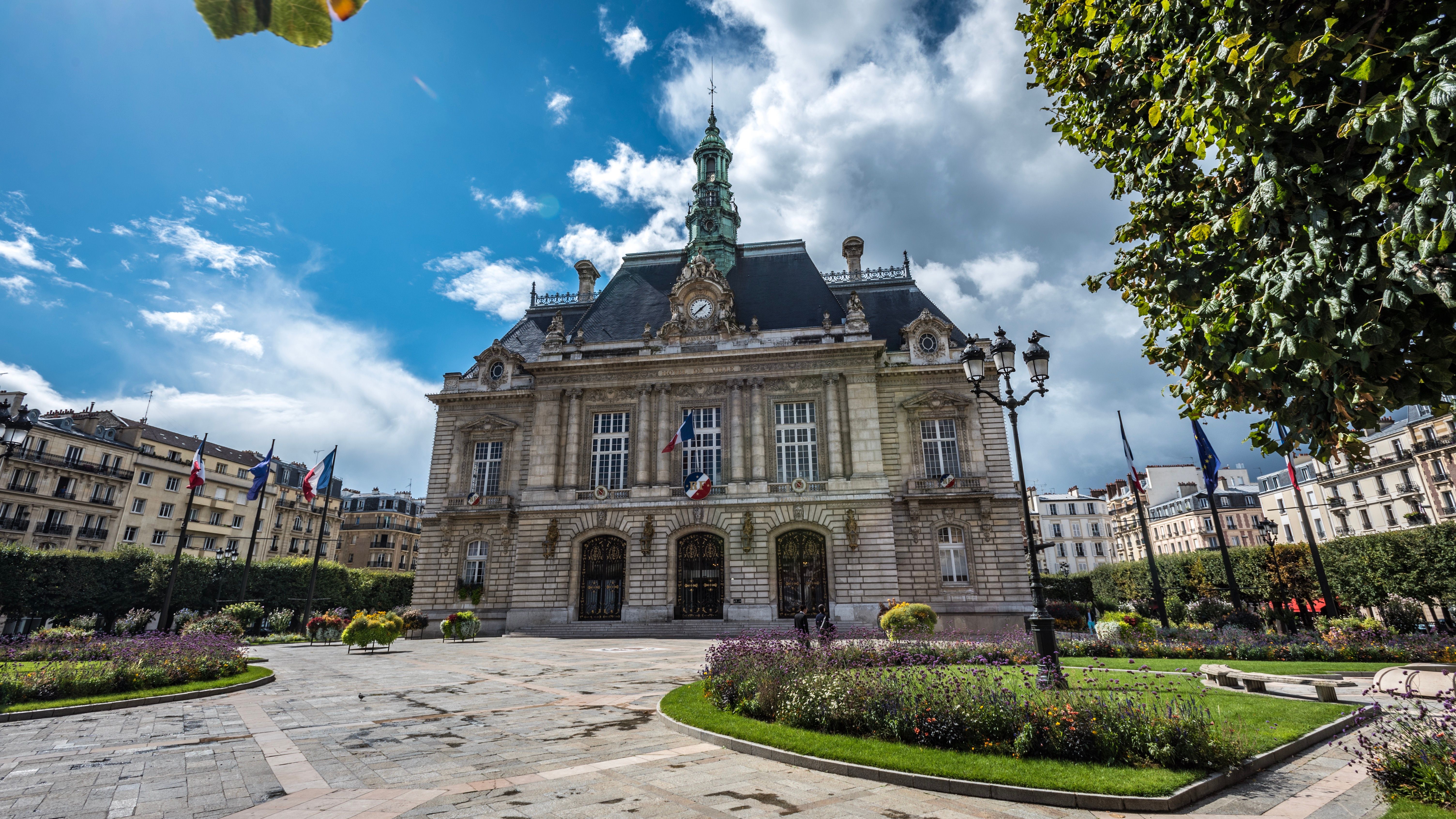 Levallois-Perret car rentals