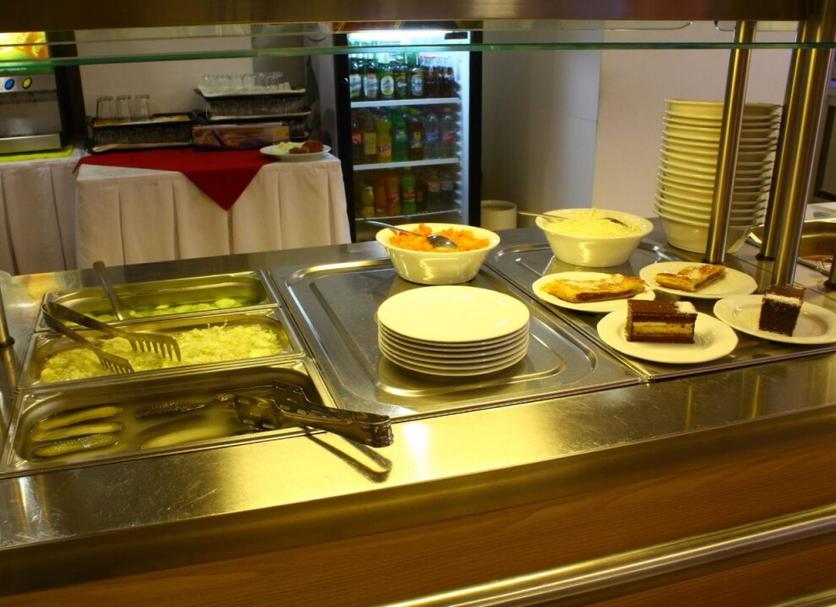 Buffet Photo