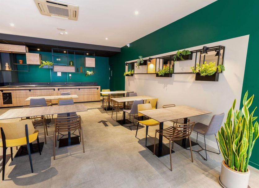 Restaurant Photo