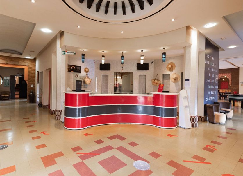 Front desk Photo
