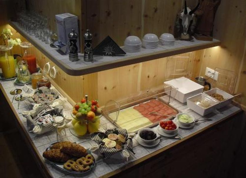 Buffet Photo