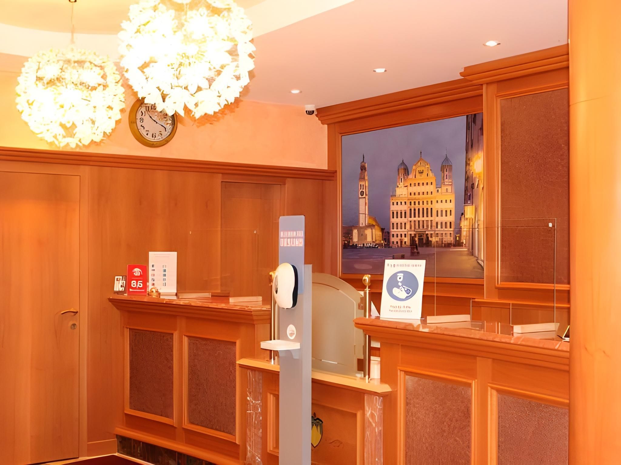 Front desk Photo