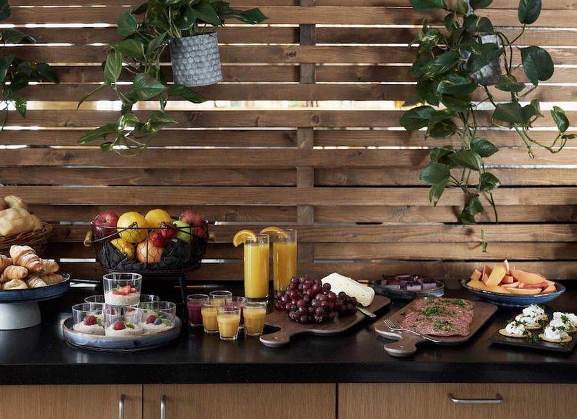 Buffet Photo