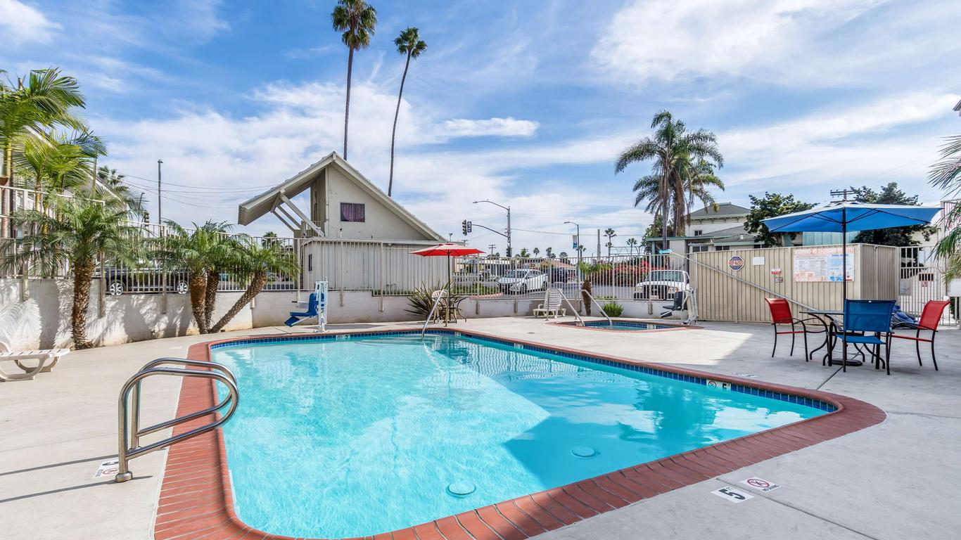 Motel 6 Oceanside Marina