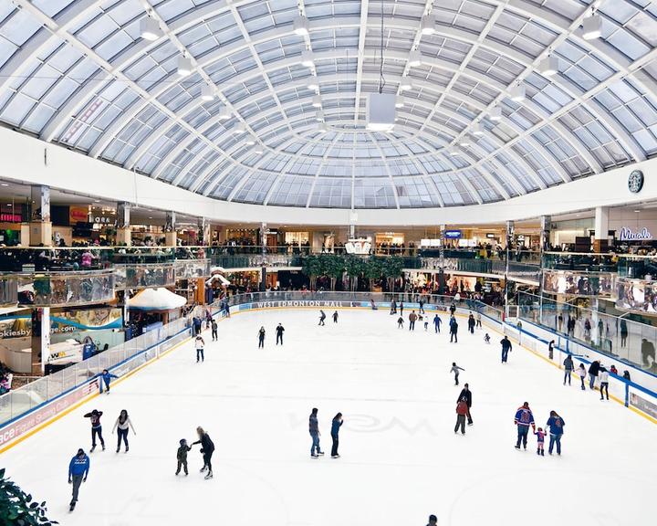 West Edmonton Mall Inn From Aed 318 Edmonton Hotel Deals Reviews Kayak