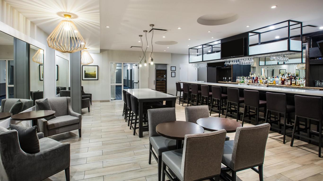 Holiday Inn & Suites Grande Prairie-Conference Ctr