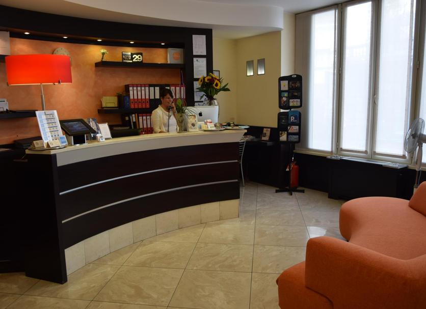 Front desk Photo
