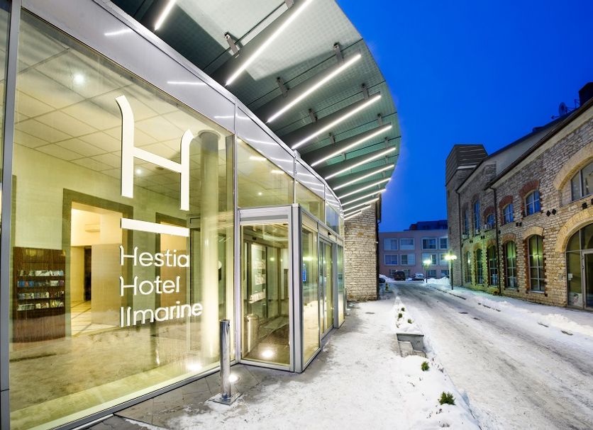 Hotel entrance Photo